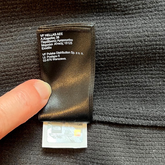 The North Face Black Soft Shell Women's Zip up Jacket with Hershey's Emblem - Picture 9 of 10